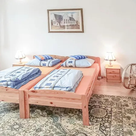 Three-bedroom In Daire Smołdzino