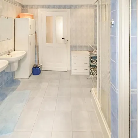 Daire Three-bedroom In *