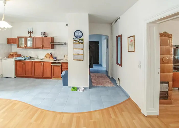 Three-bedroom In Lägenhet *