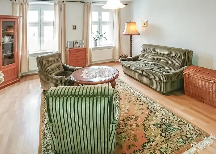 Three-bedroom In Lägenhet Smołdzino