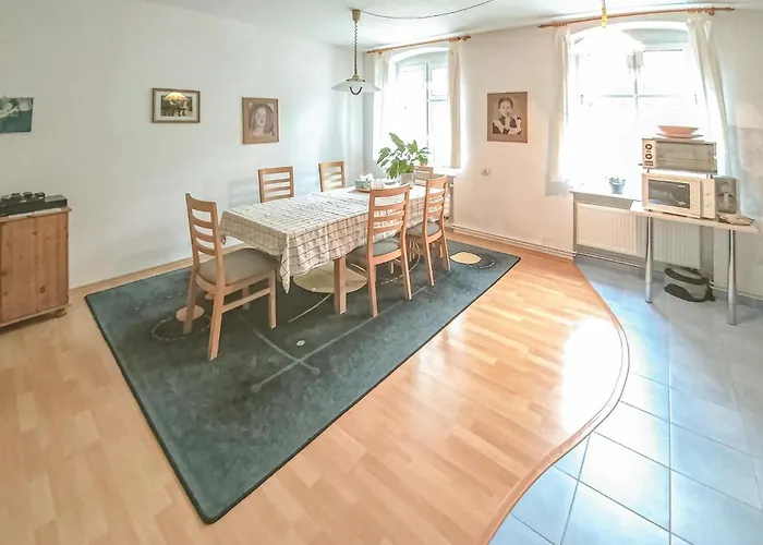 Three-bedroom In Lägenhet *