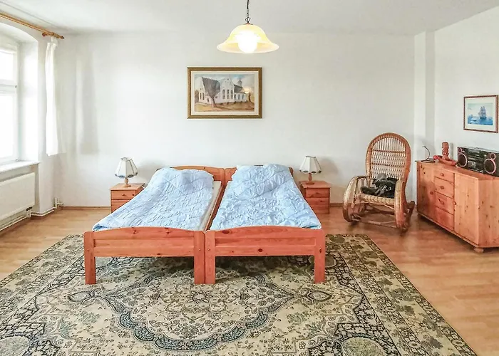 Three-bedroom In Lägenhet *