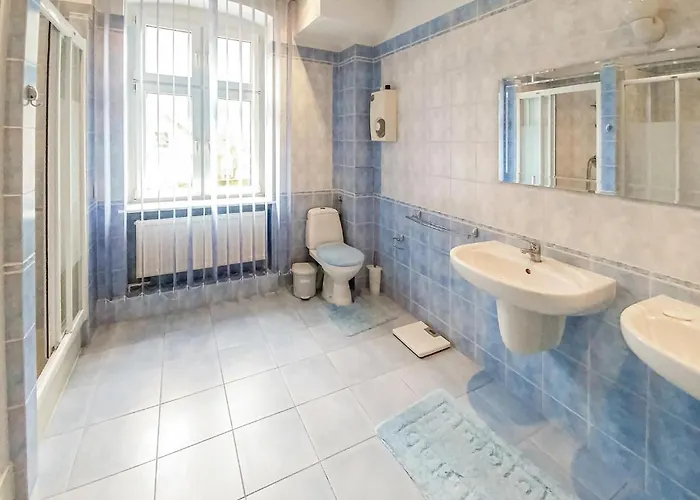 Three-bedroom In Lägenhet Smołdzino